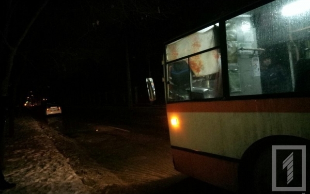 В Покровском районе пешеход угодил под колеса троллейбуса Фото № 3 В Покровском районе пешеход угодил под колеса троллейбуса Фото № 3
