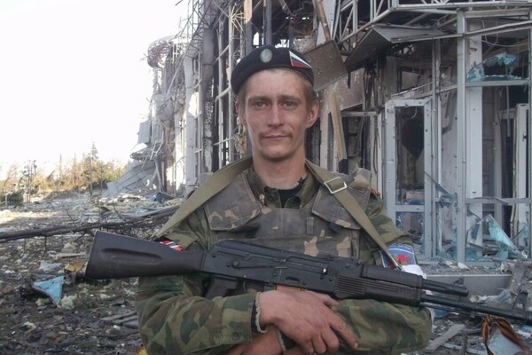 Бывший доброволец, который воевал на Донбассе против ВСУ, просит милостыню на Арбате (ВИДЕО) Фото № 0 Бывший доброволец, который воевал на Донбассе против ВСУ, просит милостыню на Арбате (ВИДЕО) Фото № 0