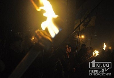 В честь дня рождения Бандеры в Кривом Роге состоялось факельное шествие Фото № 0 В честь дня рождения Бандеры в Кривом Роге состоялось факельное шествие Фото № 0