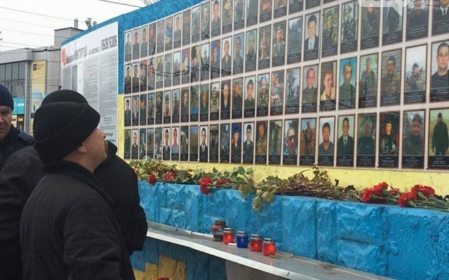 В Кривом Роге отметили годовщину Революции Достоинства Фото № 2 В Кривом Роге отметили годовщину Революции Достоинства Фото № 2