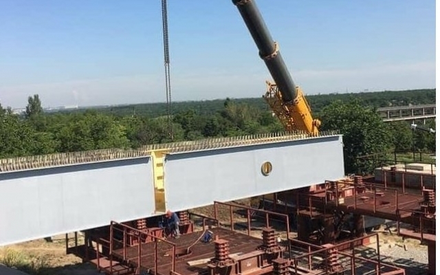 В Запорожье взялись за грандиозный мост-недострой, возведение которого В Запорожье взялись за грандиозный мост-недострой, возведение которого