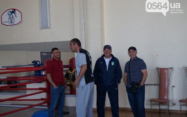 В Кривом Роге побывал лучший боксер мира - Василий Ломаченко Фото № 8 В Кривом Роге побывал лучший боксер мира - Василий Ломаченко Фото № 8