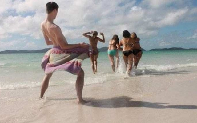 Пляжные приколы в уморительной фотоподборке Фото № 13 Пляжные приколы в уморительной фотоподборке Фото № 13