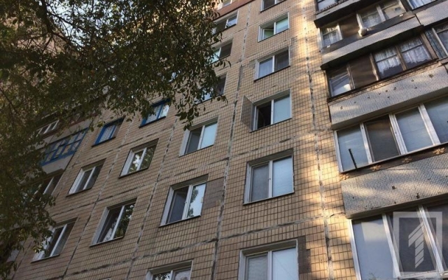 В Кривом Роге разбился ребенок, выпав с 4 этажа Фото № 1 В Кривом Роге разбился ребенок, выпав с 4 этажа Фото № 1