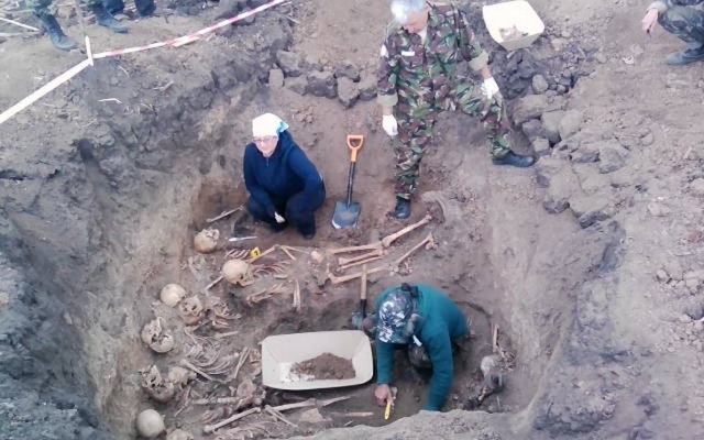 Возле Кривого Рога найдено захоронение неизвестных бойцов Фото № 1 Возле Кривого Рога найдено захоронение неизвестных бойцов Фото № 1