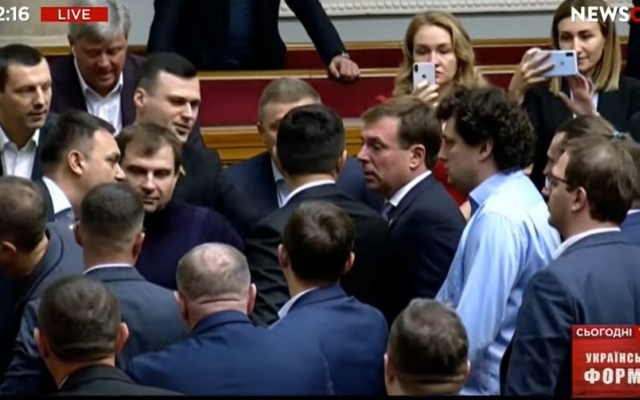 Одиозный Николай Тищенко устроил в Раде дебош (ВИДЕО) Фото № 0 Одиозный Николай Тищенко устроил в Раде дебош (ВИДЕО) Фото № 0