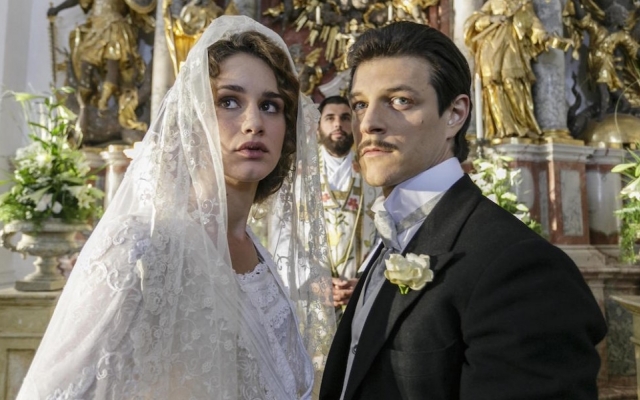 На «Интере» – премьера итальянского сериала «Отель «Империал» Фото № 2 На «Интере» – премьера итальянского сериала «Отель «Империал» Фото № 2
