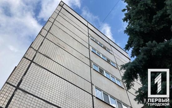 В Кривом Роге из окна роддома выпала роженица (ФОТО 18+) Фото № 1 В Кривом Роге из окна роддома выпала роженица (ФОТО 18+) Фото № 1
