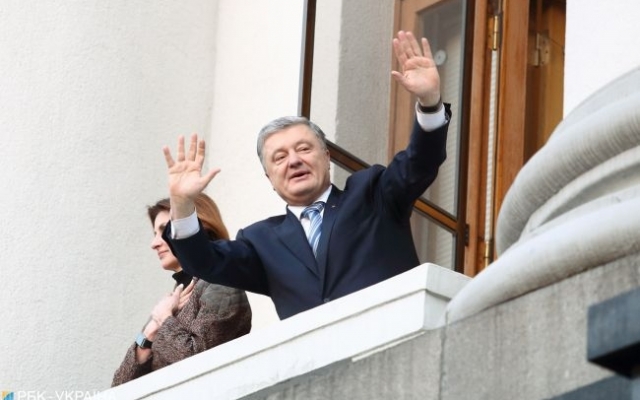 Семейство Порошенко на двух самолетах вылетели из Украины Фото № 0 Семейство Порошенко на двух самолетах вылетели из Украины Фото № 0
