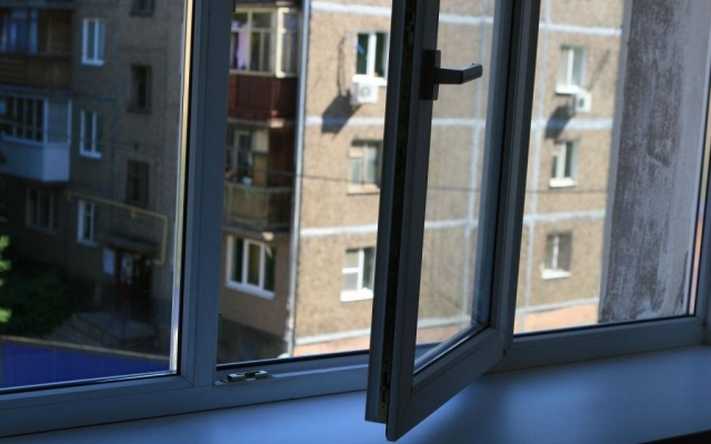 В Польше из окна выпала девочка 5-ти лет из Украины Фото № 0 В Польше из окна выпала девочка 5-ти лет из Украины Фото № 0
