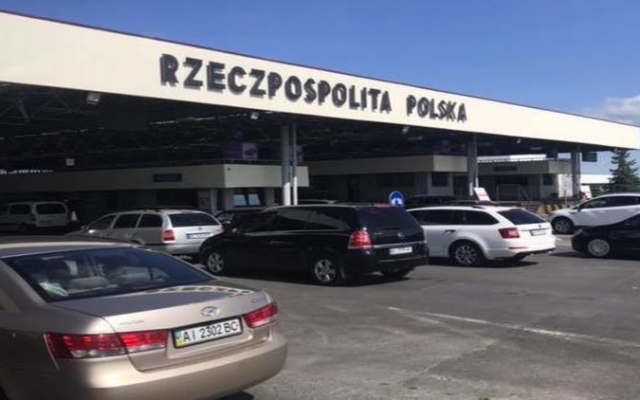 На западной границе вновь огромные очереди в обе стороны Фото № 1 На западной границе вновь огромные очереди в обе стороны Фото № 1