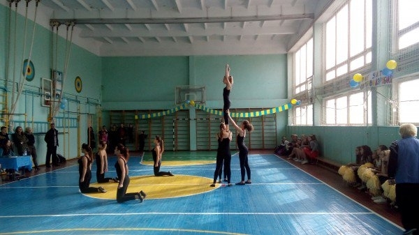 Криворожские гимнастки показали свое мастерство Фото № 2 Криворожские гимнастки показали свое мастерство Фото № 2