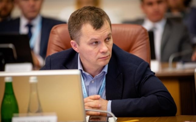 Министры должны получать от 200 тыс. гривен в месяц, - экс-министр экономики Милованов Фото № 0 Министры должны получать от 200 тыс. гривен в месяц, - экс-министр экономики Милованов Фото № 0
