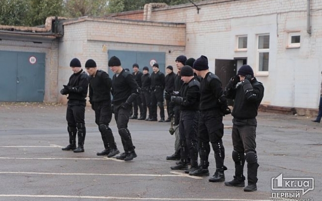 Патрульные Кривого Рога продемонстрировали свои умения Фото № 8 Патрульные Кривого Рога продемонстрировали свои умения Фото № 8