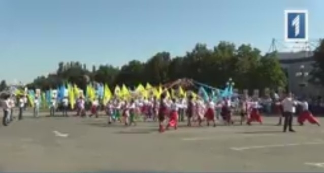 Велозабег в Кривом Роге: сотни криворожан проехались по городу с флагами Фото № 0 Велозабег в Кривом Роге: сотни криворожан проехались по городу с флагами Фото № 0