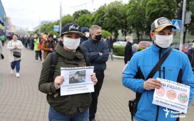 В Беларуси задержали блогера: в разных городах вспыхнули протесты (ФОТО, ВИДЕО) Фото № 3 В Беларуси задержали блогера: в разных городах вспыхнули протесты (ФОТО, ВИДЕО) Фото № 3