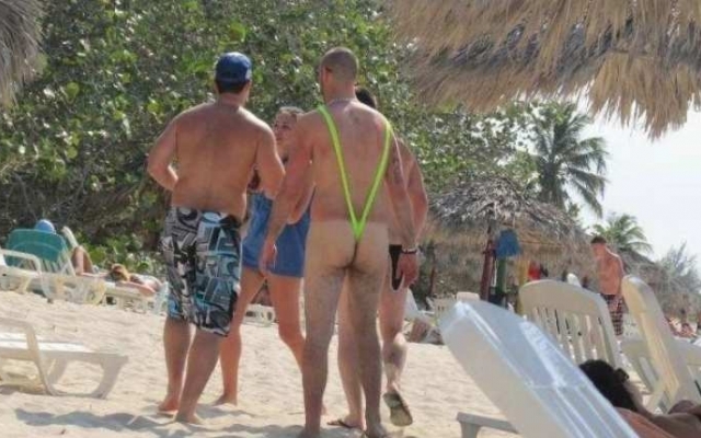 Пляжные приколы в уморительной фотоподборке Фото № 9 Пляжные приколы в уморительной фотоподборке Фото № 9