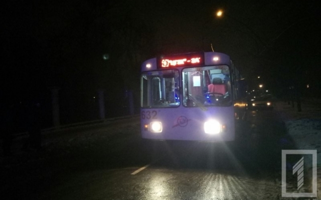 В Покровском районе пешеход угодил под колеса троллейбуса Фото № 2 В Покровском районе пешеход угодил под колеса троллейбуса Фото № 2