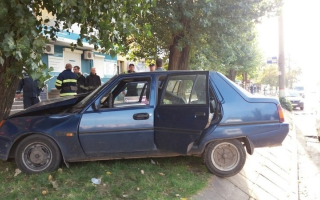 В ДТП в Саксаганском районе пострадал водитель и беременная женщина Фото № 0 В ДТП в Саксаганском районе пострадал водитель и беременная женщина Фото № 0