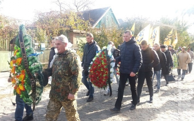 Кривой Рог простился с погибшим в АТО земляком Фото № 1 Кривой Рог простился с погибшим в АТО земляком Фото № 1