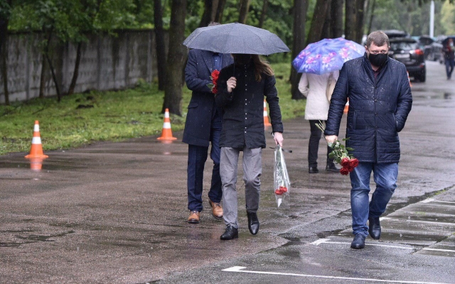 Сегодня простились с депутатом Валерием Давыденко (ФОТО, ВИДЕО) Фото № 12 Сегодня простились с депутатом Валерием Давыденко (ФОТО, ВИДЕО) Фото № 12