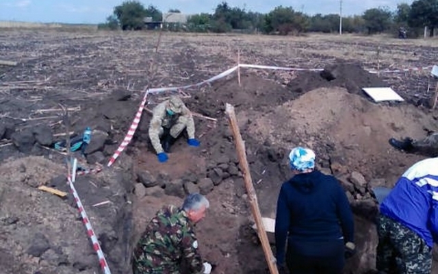 Возле Кривого Рога найдено захоронение неизвестных бойцов Фото № 2 Возле Кривого Рога найдено захоронение неизвестных бойцов Фото № 2