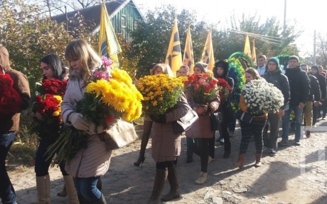 Кривой Рог простился с погибшим в АТО земляком Фото № 3 Кривой Рог простился с погибшим в АТО земляком Фото № 3