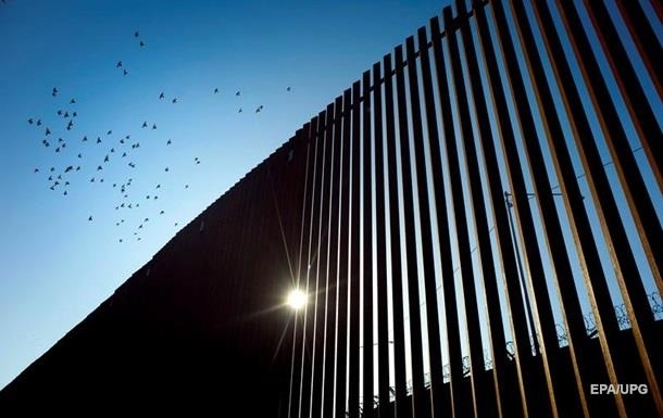 Трамп: Скалолазы не смогли перелезть стену на границе с Мексикой Фото № 0 Трамп: Скалолазы не смогли перелезть стену на границе с Мексикой Фото № 0