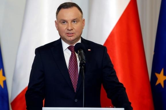 Президент Польши поменял свое мнение о запрете абортов буквально через неделю протестов в стране Фото № 0 Президент Польши поменял свое мнение о запрете абортов буквально через неделю протестов в стране Фото № 0