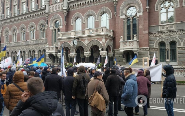 Пришли за бесплатным кофе и 400-ми гривнами: в Киеве раскрыли проплаченный митинг (ФОТО, ВИДЕО) Фото № 2 Пришли за бесплатным кофе и 400-ми гривнами: в Киеве раскрыли проплаченный митинг (ФОТО, ВИДЕО) Фото № 2