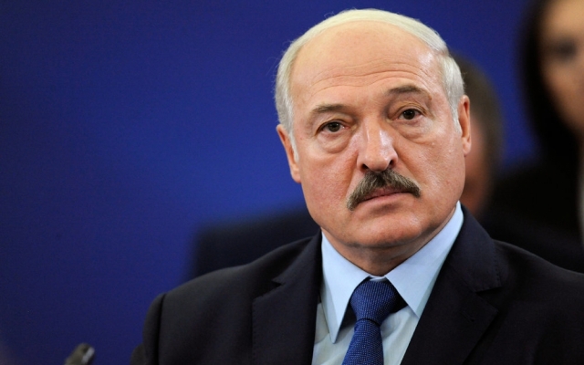 Александр Лукашенко призвал белорусов перейти на кнопочные мобильные телефоны Фото № 0 Александр Лукашенко призвал белорусов перейти на кнопочные мобильные телефоны Фото № 0