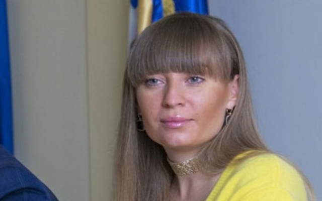 Гламурная начальница одесской налоговой, обвиняемой в коррупции, вышла под залог в 900 тысяч гривен (ФОТО) Фото № 0 Гламурная начальница одесской налоговой, обвиняемой в коррупции, вышла под залог в 900 тысяч гривен (ФОТО) Фото № 0