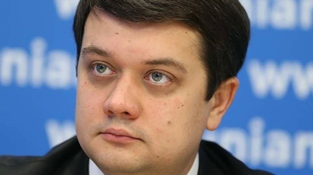 Перепалка в телеэфире: спикер штаба объяснил эмоции кандидата Зе, а президент - свой визит Фото № 0 Перепалка в телеэфире: спикер штаба объяснил эмоции кандидата Зе, а президент - свой визит Фото № 0