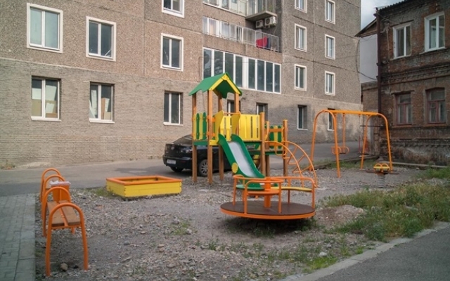 В Днепре пьяный экс-прокурор на пару с женой стрелял с балкона Фото № 1 В Днепре пьяный экс-прокурор на пару с женой стрелял с балкона Фото № 1