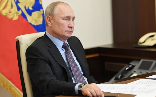 Российский сайт продает нестираную рубашку Путина, забытую в гостинице (ФОТО) Фото № 0 Российский сайт продает нестираную рубашку Путина, забытую в гостинице (ФОТО) Фото № 0