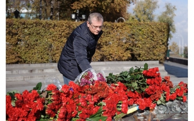 Вилкул прокомментировал скандальное видео о съемке ролика ко Дню Победы Фото № 0 Вилкул прокомментировал скандальное видео о съемке ролика ко Дню Победы Фото № 0
