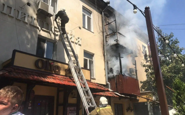 В центре Одессы полыхает многоэтажка (ФОТО, ВИДЕО) Фото № 10 В центре Одессы полыхает многоэтажка (ФОТО, ВИДЕО) Фото № 10