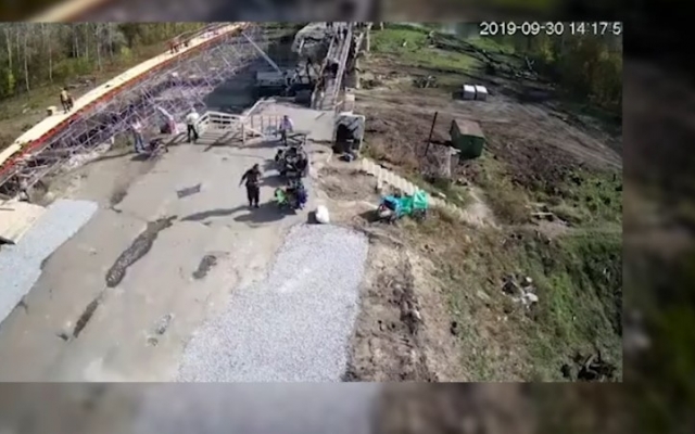 Владимир Зеленский похвастался мостом в Станице Луганской (ВИДЕО) Фото № 0 Владимир Зеленский похвастался мостом в Станице Луганской (ВИДЕО) Фото № 0