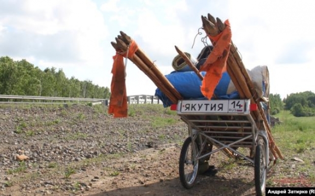 Якутский шаман пешком добирается до Москвы - изгонять Путина Фото № 0 Якутский шаман пешком добирается до Москвы - изгонять Путина Фото № 0