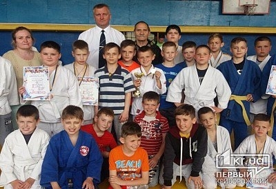 Криворожские спортсмены стали призерами всеукраинских соревнований по дзюдо Фото № 0 Криворожские спортсмены стали призерами всеукраинских соревнований по дзюдо Фото № 0