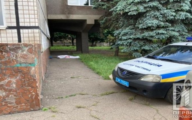 В Кривом Роге из окна роддома выпала роженица (ФОТО 18+) Фото № 0 В Кривом Роге из окна роддома выпала роженица (ФОТО 18+) Фото № 0