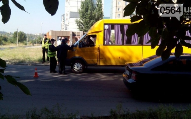В Долгинцевском районе в маршрутку чуть не врезался В Долгинцевском районе в маршрутку чуть не врезался