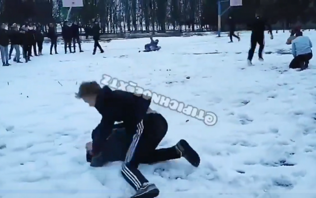 В Харькове дети устроили массовое побоище (ФОТО, ВИДЕО 18+) Фото № 2 В Харькове дети устроили массовое побоище (ФОТО, ВИДЕО 18+) Фото № 2