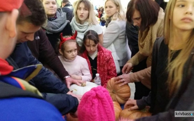 В Кривом Роге на Хэллоуин устроили оригинальный праздник Фото № 2 В Кривом Роге на Хэллоуин устроили оригинальный праздник Фото № 2