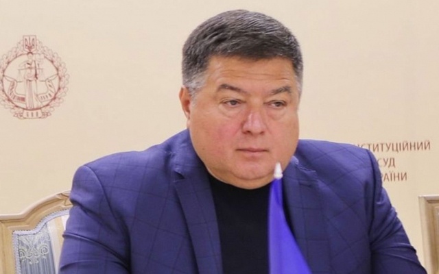 Александр Тупицкий с охраной вновь пытался прорваться на рабочее место – безуспешно Фото № 0 Александр Тупицкий с охраной вновь пытался прорваться на рабочее место – безуспешно Фото № 0