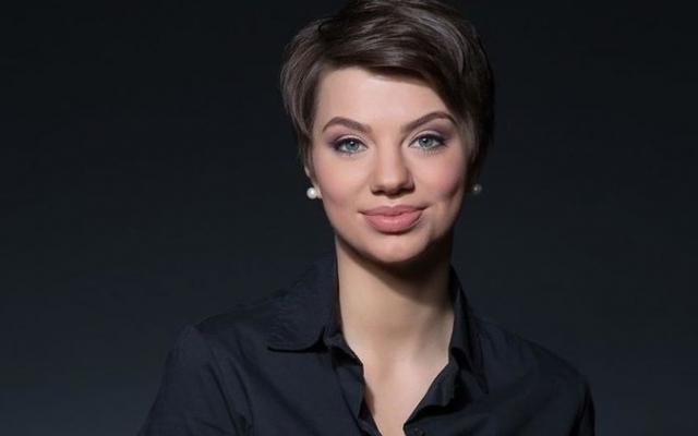 Пиарщица Анастасия Магонова отреагировала на скандал, который развернулся из-за выполненного для Кабмина заказа (ФОТО) Фото № 0 Пиарщица Анастасия Магонова отреагировала на скандал, который развернулся из-за выполненного для Кабмина заказа (ФОТО) Фото № 0