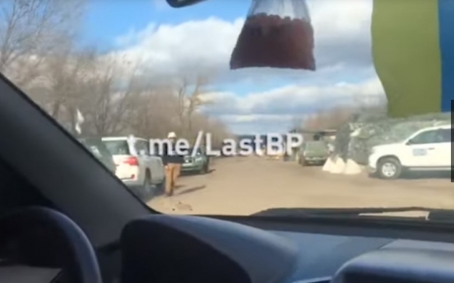 Разведение войск: добровольцы показали, что происходит в Золотом (ВИДЕО) Фото № 3 Разведение войск: добровольцы показали, что происходит в Золотом (ВИДЕО) Фото № 3
