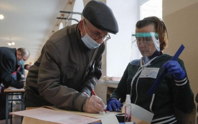 Опубликованы первые результаты голосования после закрытия участков Фото № 0 Опубликованы первые результаты голосования после закрытия участков Фото № 0