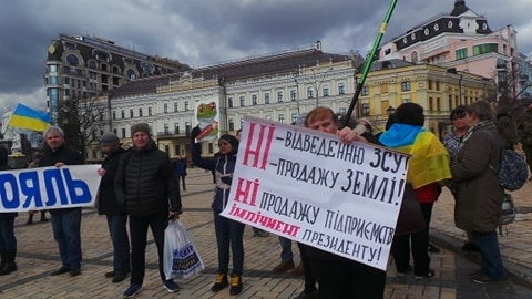 В Киеве украинцы вышли на В Киеве украинцы вышли на