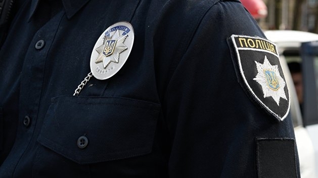 В Одессе посреди улицы стреляли в семью, гуляющую с ребенком: попали мужчине в глаз (ФОТО, ВИДЕО) Фото № 0 В Одессе посреди улицы стреляли в семью, гуляющую с ребенком: попали мужчине в глаз (ФОТО, ВИДЕО) Фото № 0